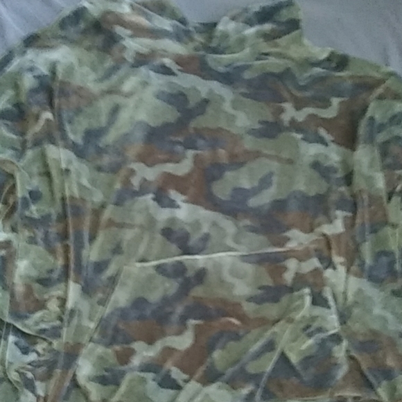American Eagle camo fuzzy sweater - Picture 1 of 1